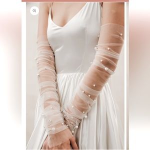 Heirloom Bridal Company Ruched Pearl Gloves from Kleinfeld Bridal NY. Never Worn